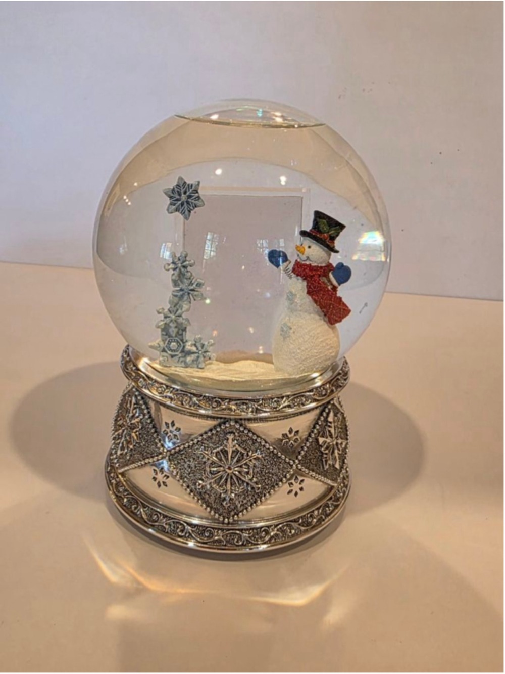 Kirkland Signature Photo Frame Musical Snow Globe "We Wish You A Merry Christmas